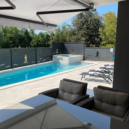 Willa Lighthouse Mit Pool Und Jacuzzi *