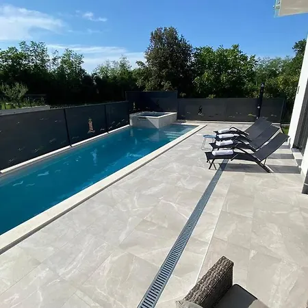Villa Lighthouse Mit Pool Und Jacuzzi