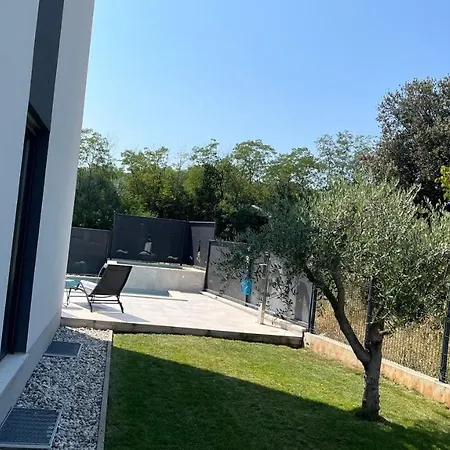Lighthouse Mit Pool Und Jacuzzi Villa *