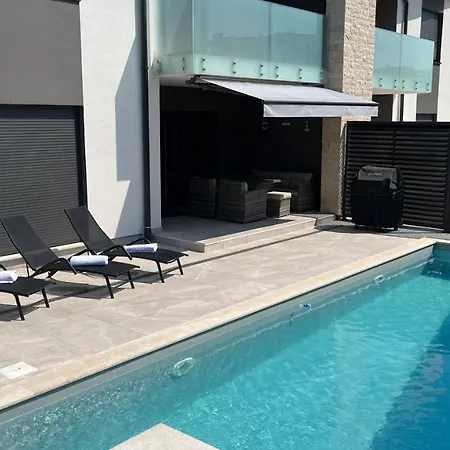 Villa Lighthouse Mit Pool Und Jacuzzi Basanija