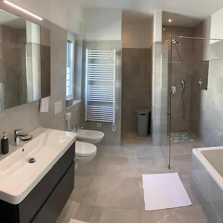 Lighthouse Mit Pool Und Jacuzzi Villa *